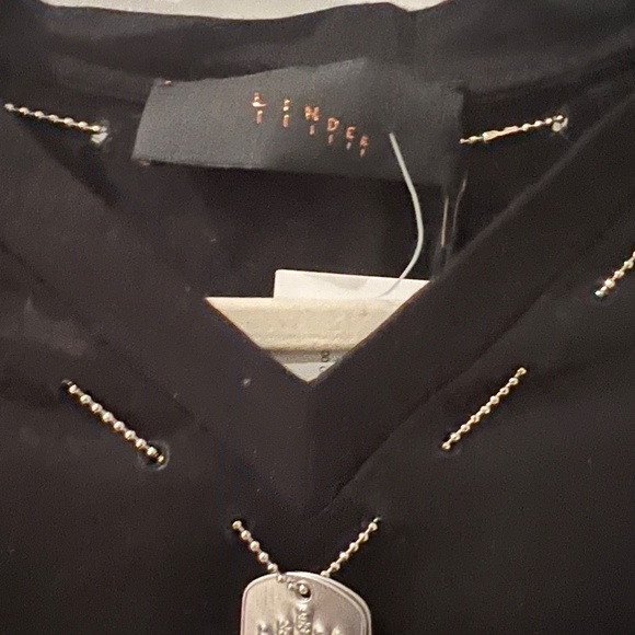 LINDER DARBY V NECK DOG TAG T SHIRT SIZE SMALL - Picture 5 of 5